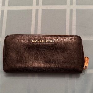 Michael Kors Jet Set Black Pebbled Genuine Leather Zip-around Long wallet Clutch